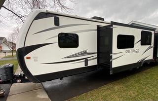 2017 Keystone RV Outback 324CG