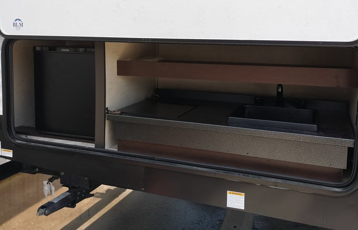 Out door kitchen! Mini Fridge.