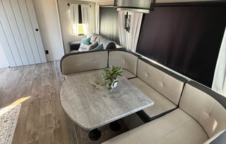 Cozy Shore Stays at its best!