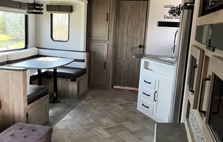 Amazing Bunkhouse, Outside Kitchen, Fireplace