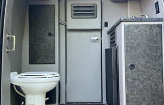 Black VanLife 3, Luxe Cruiser 24ft