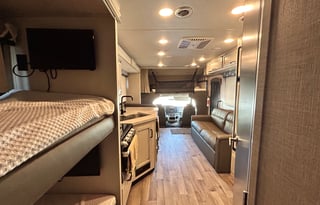 (Unit 2) 2022 Jayco with bunks!