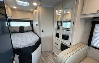 25ft. RV — easy to drive, unique trip experience!
