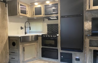 Red River Gorge Alpha Wolf Camper | Pet Friendly