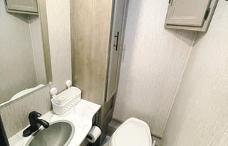 FLASH SALE 2021 CLASS C RV