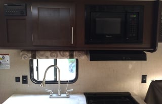 2017 Cherokee Grey Wolf 22RR