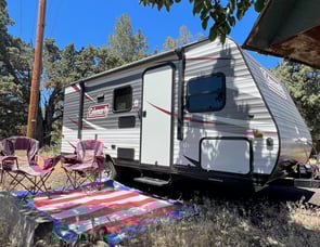 Dutchmen RV Coleman Lantern LT Series 17FQ
