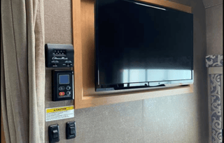 2017 Thor Motor Coach Four Winds 24F - Diesel Class C