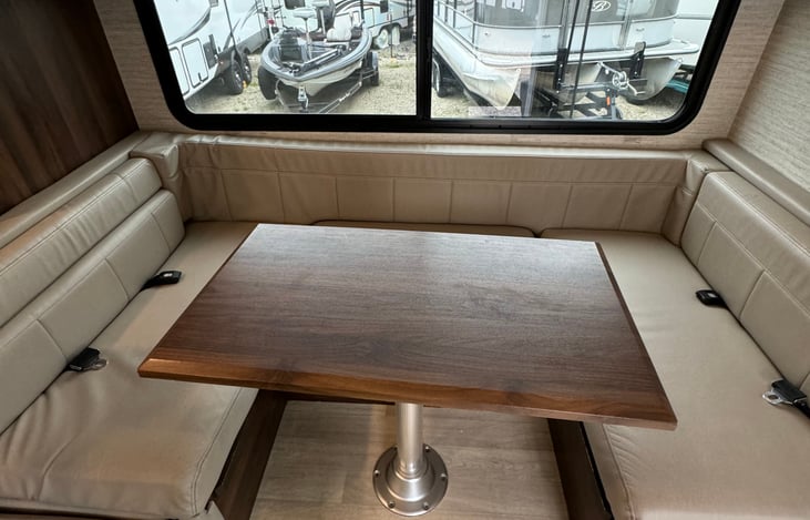 U-Shaped dinette that becomes full bed