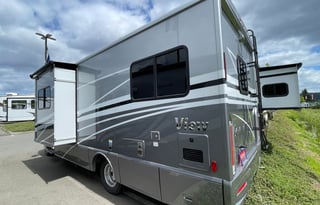 Sadie | Mercedes Sprinter RV Sleeps 4