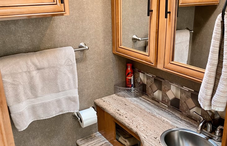 Toilet paper and linens provided, just let us know how many are camping with you! We'll make sure the RV is stocked to accommodate all guests.