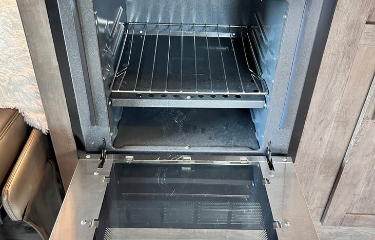Oven for baking