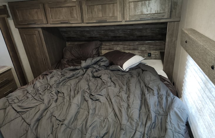 King size memory foam mattress (medium firm)