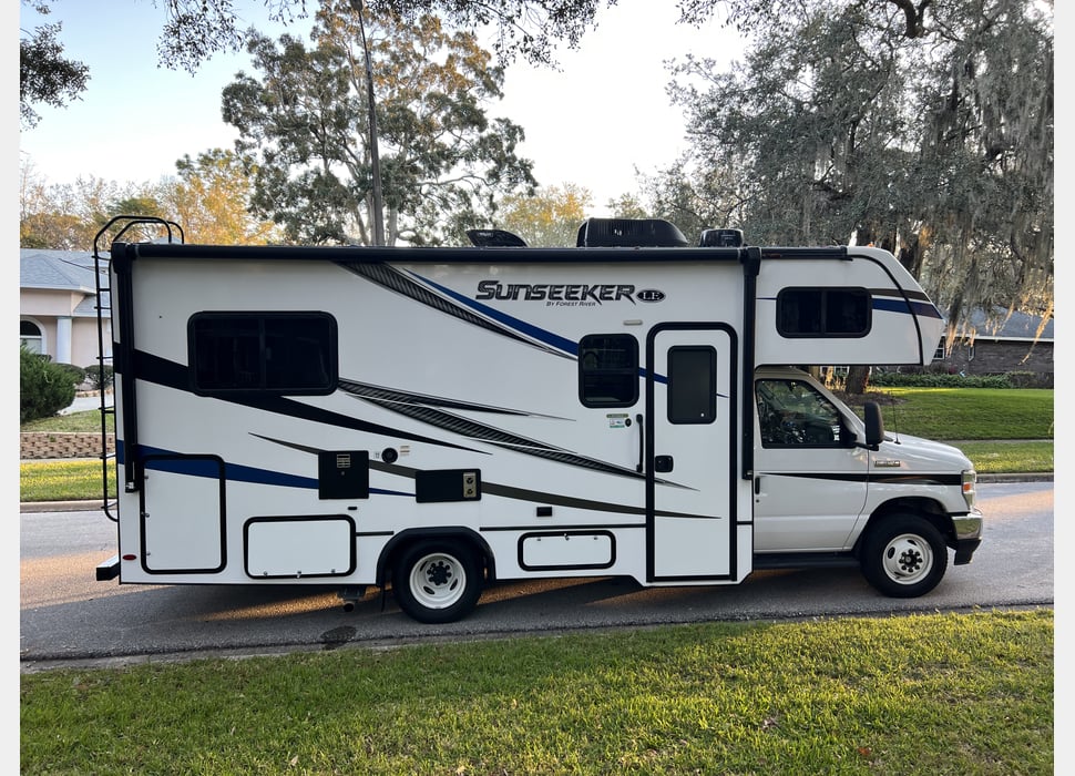 Class C Motor Home rentals in bend