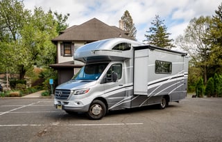 Winnebago Navion - Luxury Meets Adventure
