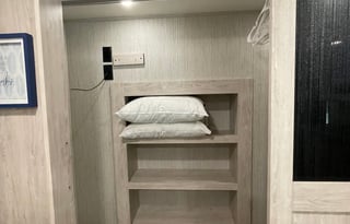 2022 Sandpiper Luxury 388BHRD