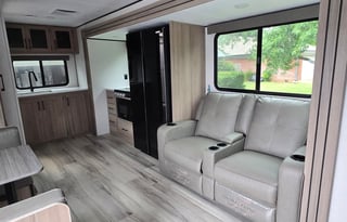 PET FRIENDLY FAMILY RV RENTAL