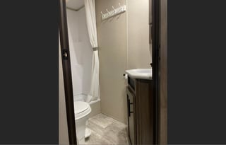 (Unit 35) Avenger with bunkbeds & outside kitchen