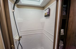 New Camper great for Families or Couples