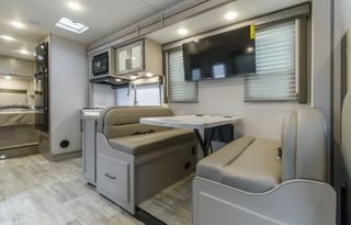 C21*NEW* 2025 Chateau Sleeps8 Luxury Private Suite