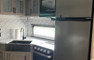 Roxana’s excellent Travel trailer