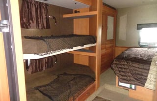 Holiday Rambler Admiral 32H