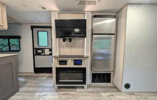 Sundance UltraLite | Big Camper w/ Kids' Bunkhouse