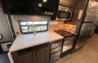 Luxury Class A GT5 2 Full Bathrooms