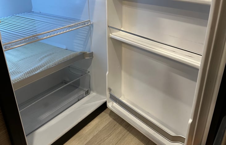 4.3 cu. ft. fridge (12V) with freezer shelf