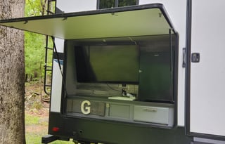 Spacious RV for 8 | Bunkhouse + 1.5 Baths