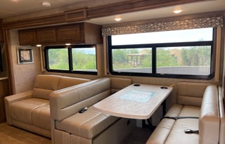 Family Friendly Luxury RV - Sleeps up to 8 Guests