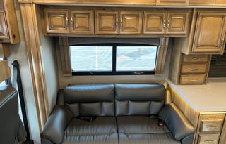 2019 Fleetwood RV Discovery 38W - Sleeps 8
