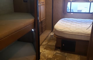 2016 Coachmen RV Leprechaun 320BH Ford 450