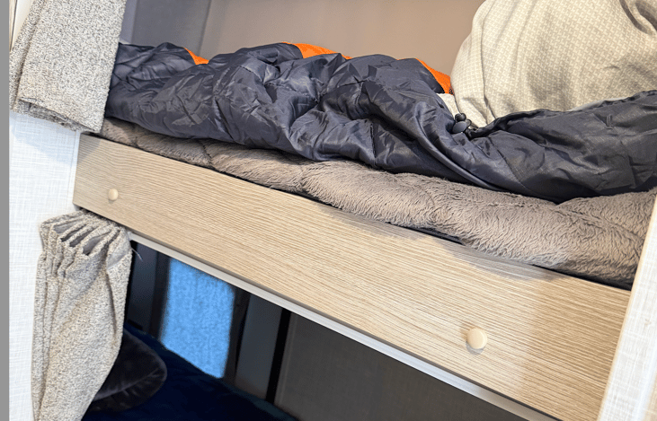Single bunks