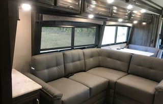 2019 fleetwood southwind 35k sleeps 8