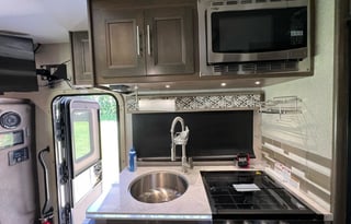 Blue Goose: Dynamax 24RW • Luxury Class C • WiFi