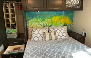 2021 Coach Odyssey 29K - FREE Mobile Wifi