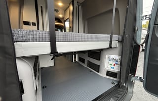 4WD All-Season "Jane" UNLIMITED MILES + Starlink