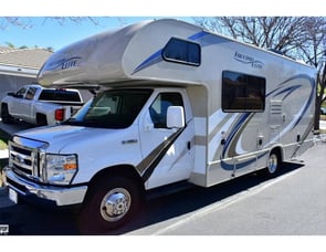 Thor Motor Coach Freedom Elite 23H