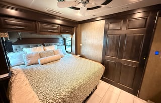 Bershire XLT 45CA Bunks 2 Full Baths