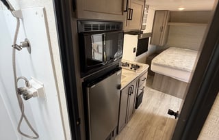 2025 Keystone Hideout - Modern, Cozy & Easy to Tow