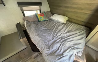 Pet-friendly 2021 Gulfstream - DELIVERY ONLY