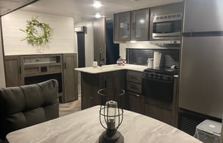 Great Family Getaway w/ Bunks (DELIVERY ONLY!)