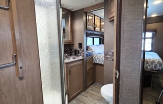 2018 Chateau 31E Bunkhouse 5 TV's