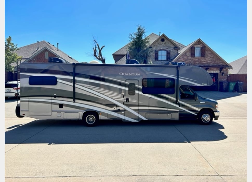 Class C Motor Home rentals in Edmond