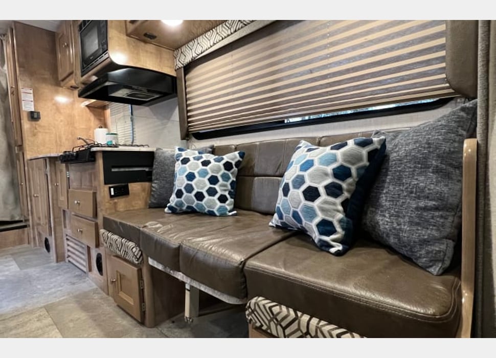 Class C Motor Home rentals in Houston