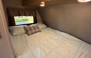 Cozy Toy Hauler | Pet Friendly | Sleeps 3