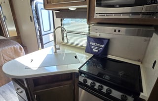 Family-Friendly Dutchmen Aerolite/ Delivery