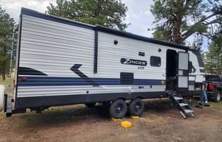 2021 CrossRoads RV Zinger Lite