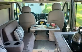 T2022 CONVENIENT & EASY TO DRIVE RV!!  SCOPE 18M